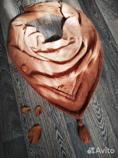 Бактус вязаный платок. Шарф