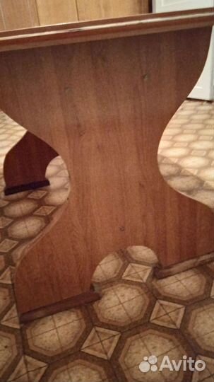 Стол обеденный