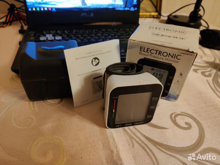 Тонометр для измерения давления на запястье