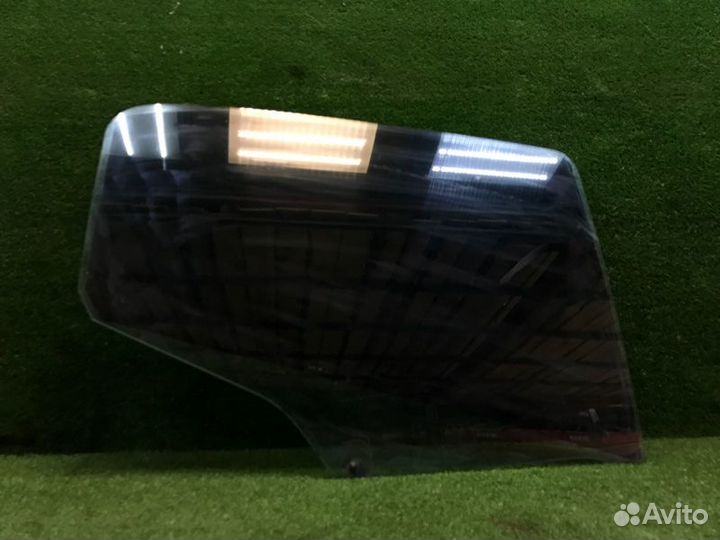 Стекло двери заднее правое Peugeot 308 хэтчбек 1.6