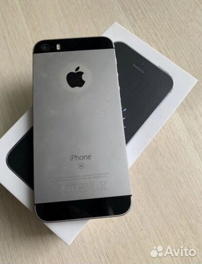 iPhone SE, 32 ГБ
