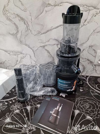 Шнековая соковыжималка