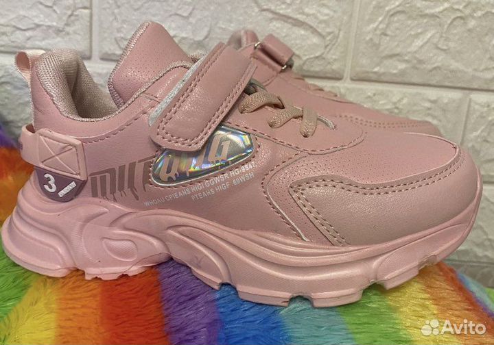 Кроссовки детские новые