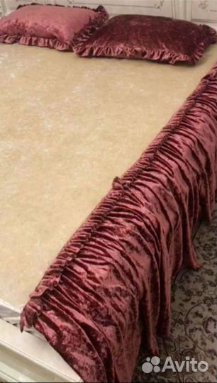 Покрывало и 5 подушек итальянский мраморный бархат