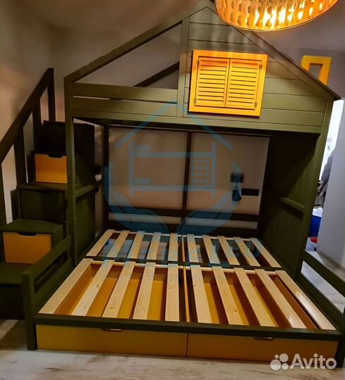 Двухъярусная кровать