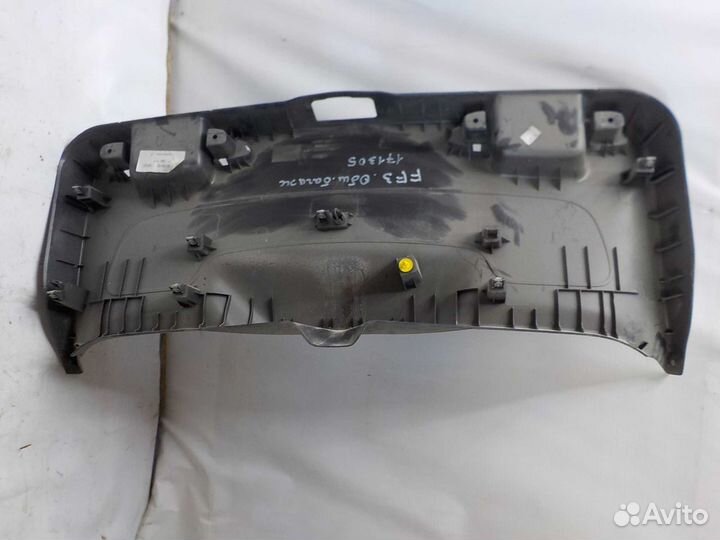 Обшивка крышки багажника Ford Focus 3