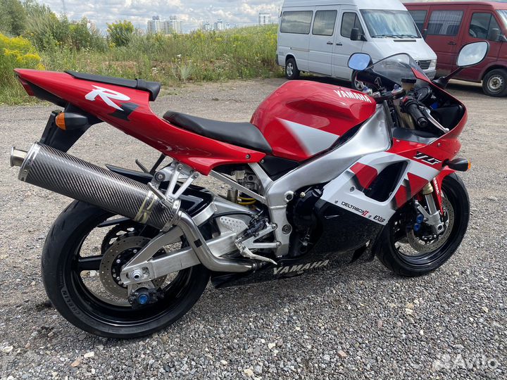 Yamaha YZF R1 из Европы