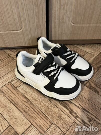 Кроссовки детские 26 29