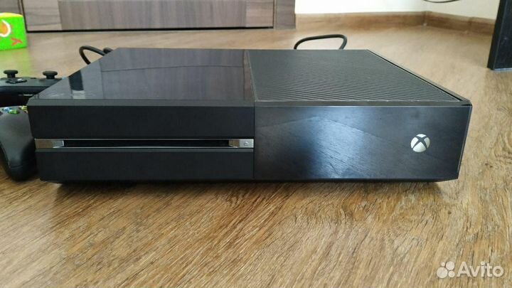 Xbox One 500Gb + 100 игр