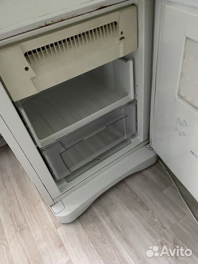 Холодильник Indesit