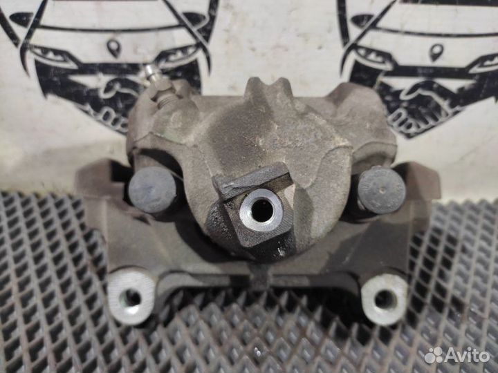 Суппорт тормозной передний левый Audi Q3 8U cczc