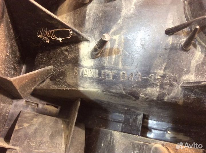 Фонарь задний передний левый Mitsubishi Pajero 2