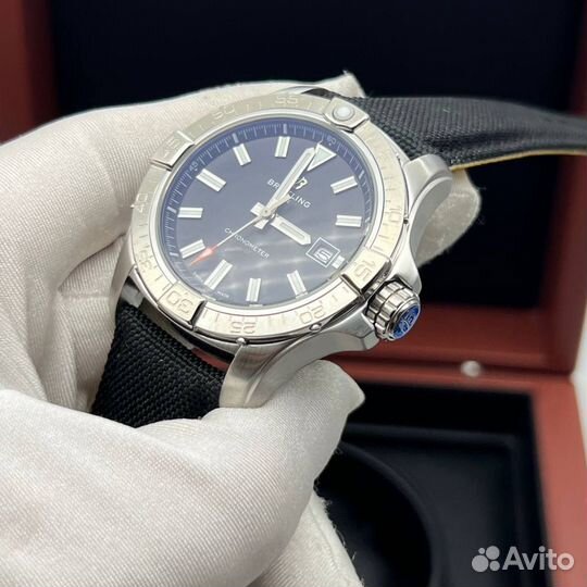 Часы Breitling Avenger