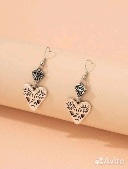Серьги-подвески с сердечком