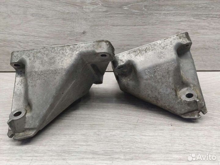 Крепление опоры двс Mercedes E W211