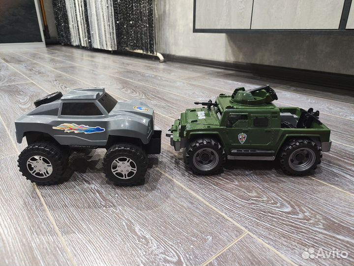 Машинка внедорожник