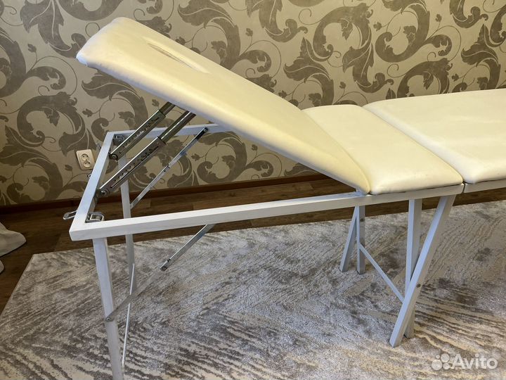 Массажная кушетка