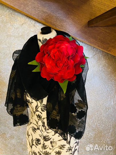 Брошь - роза