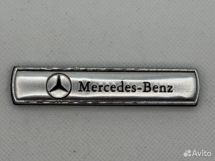 Значок шильдик эмблема планка Mercedes-Benz