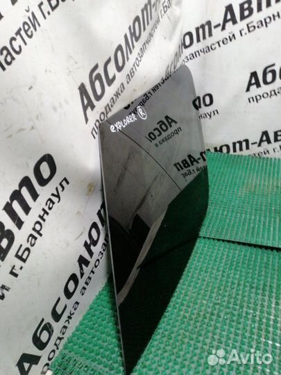 Стекло собачника правое Ford Explorer U502 T35pded