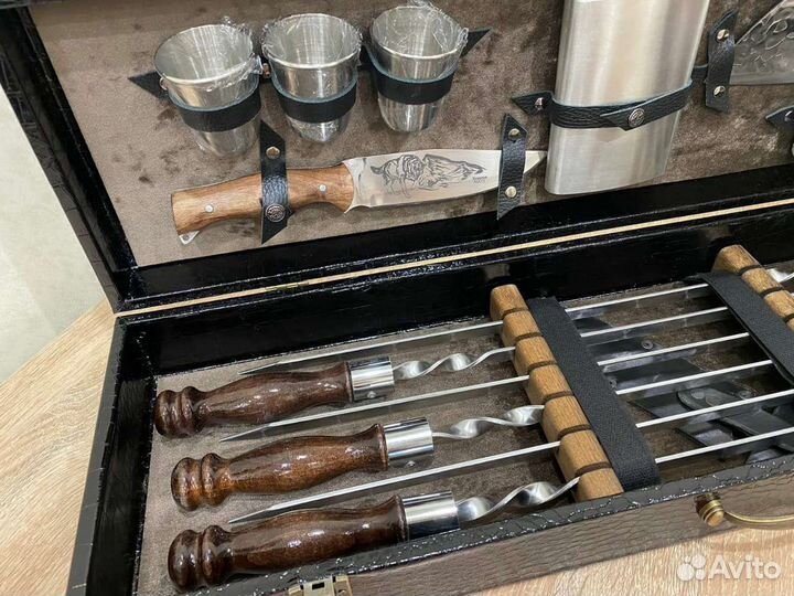 Подарочный шашлычный набор шампура нож