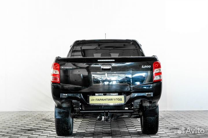 Mitsubishi L200 2.4 МТ, 2015, 196 000 км