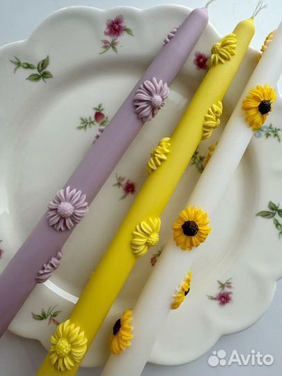 Столовая свеча с ромашками