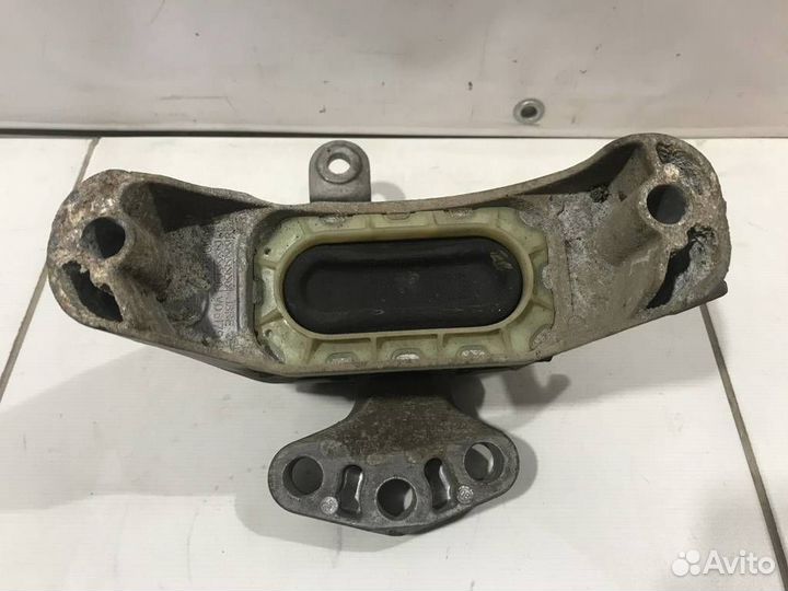 Опора двигателя правая Chevrolet Cruze