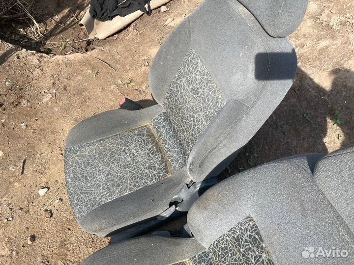 Сиденья передние на Chevrolet Lanos