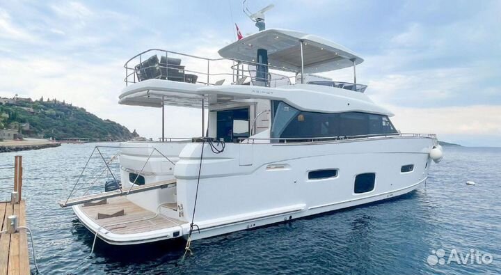 Моторная яхта Azimut Magellano 66 (020)