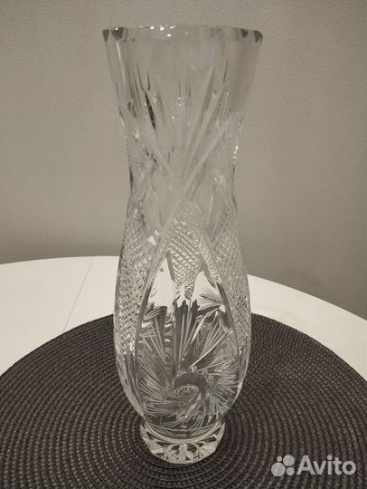 Хрустальная ваза