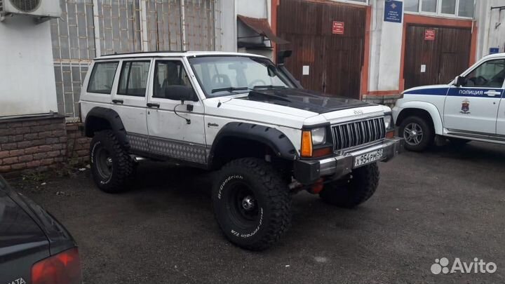 Бампер передний Jeep Cherokee