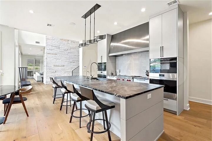 2-к. квартира, 53 м², 2/8 эт.