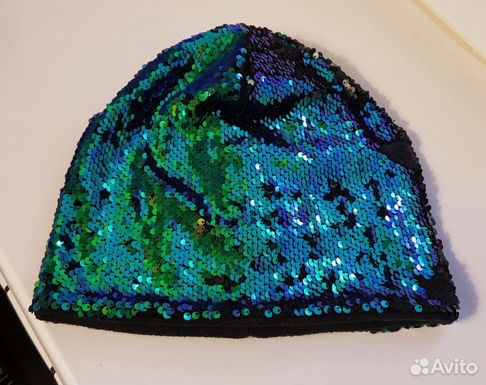 Шапка с пайетками