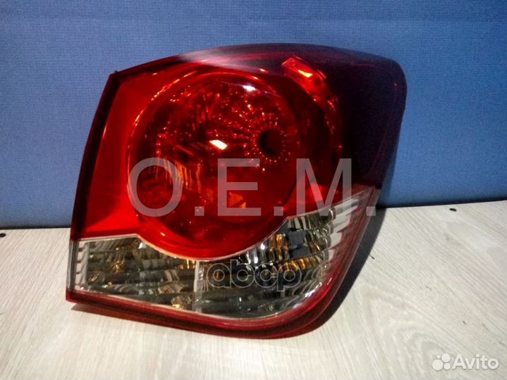 Фонарь правый внешний Chevrolet Cruze 1