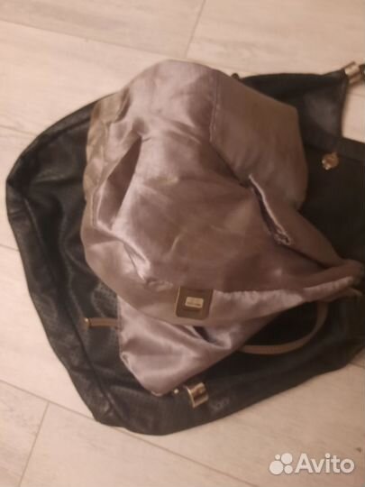 Вместительная кожаная сумка Chanel