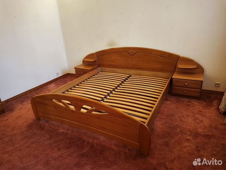 Польский спальный гарнитур из дерева