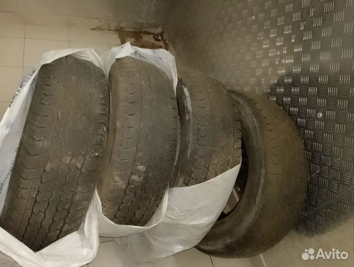 Bridgestone Dueler H/T 265/65 R17 112