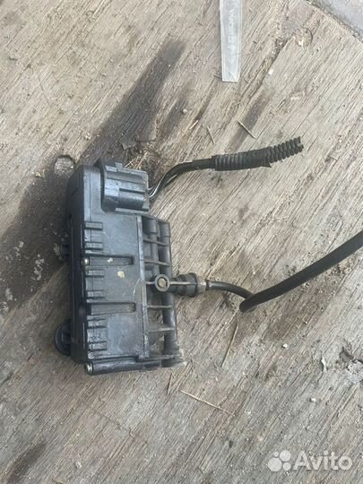 Блок клапанов пневмоподвески Land Rover Discovery