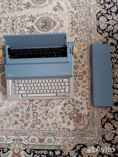 Пишущая машинка olivetti ET personal 55
