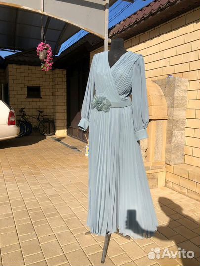 Платье вечернее