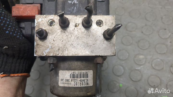 Блок абс, насос Mitsubishi Space Wagon, 1999