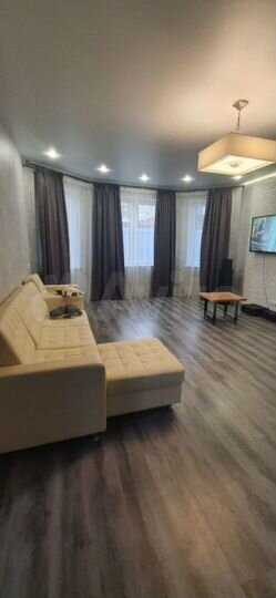 Коттедж 185 м² на участке 7,5 сот.