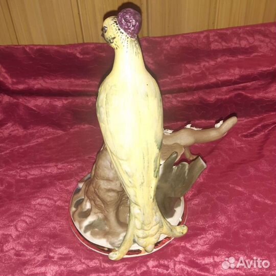 Птица фигурка фарфор
