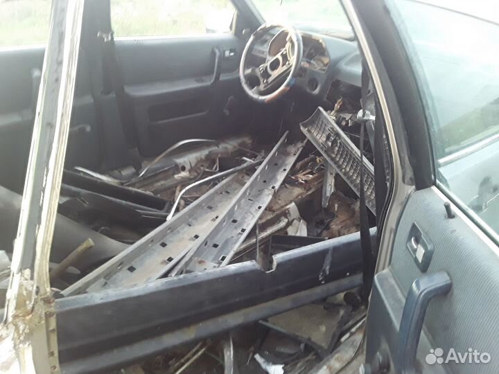 Запчасти на audi 100 с3