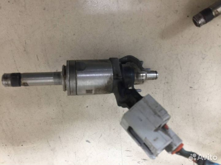 Форсунка инжекторная электрическая Ford Focus 3 20