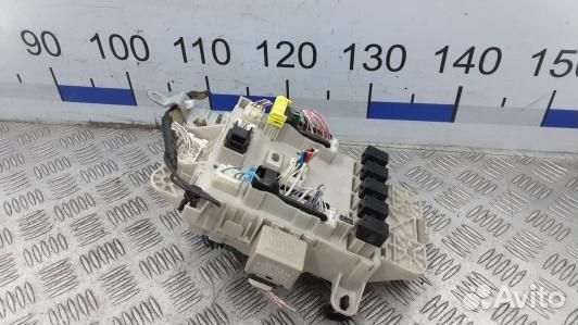 Блок предохранителей toyota RAV 4 ZCA2 (YNI15M101)