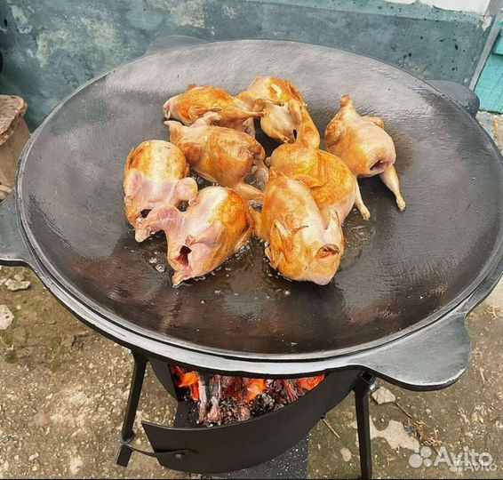 Казан чугунный на Набережной