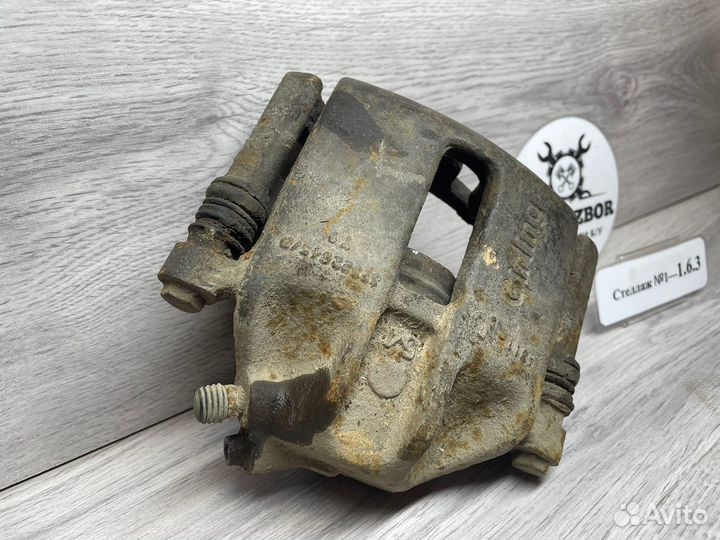Суппорт передний левый Peugeot 405