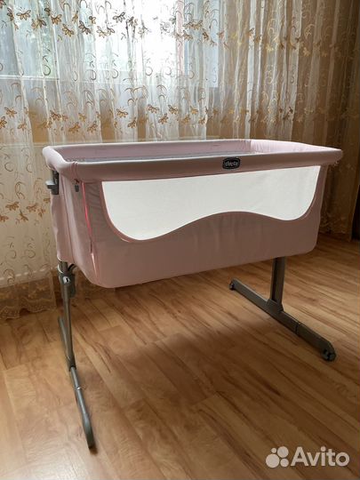 Приставная кроватка chicco next2me